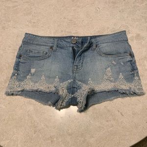 Daisy Duke type denim shorts